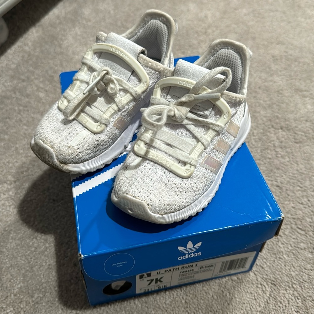 Adidas white sneakers 7k 7c